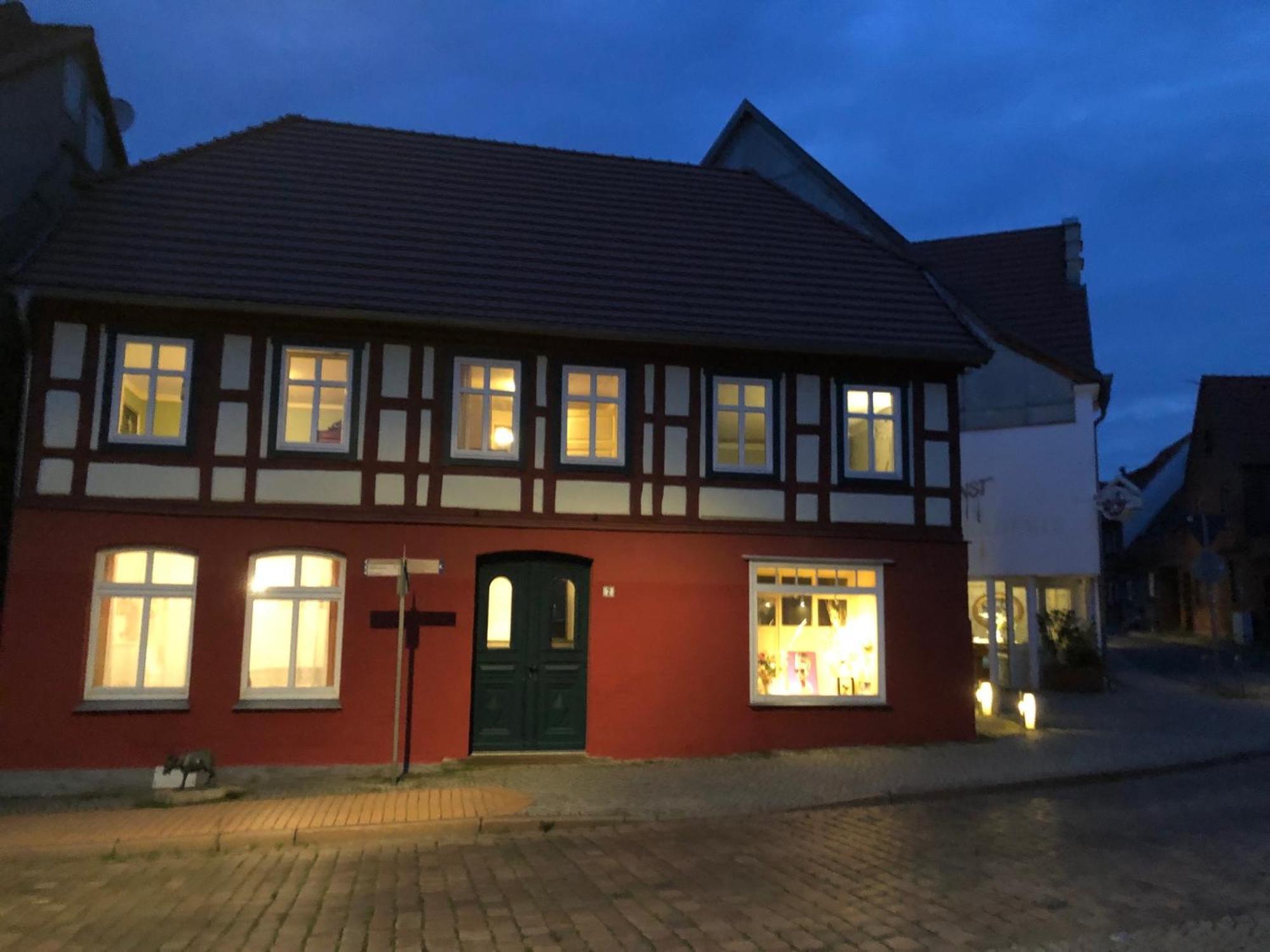 Ferienhaus am Kunstspeicher Lübz Exterior foto